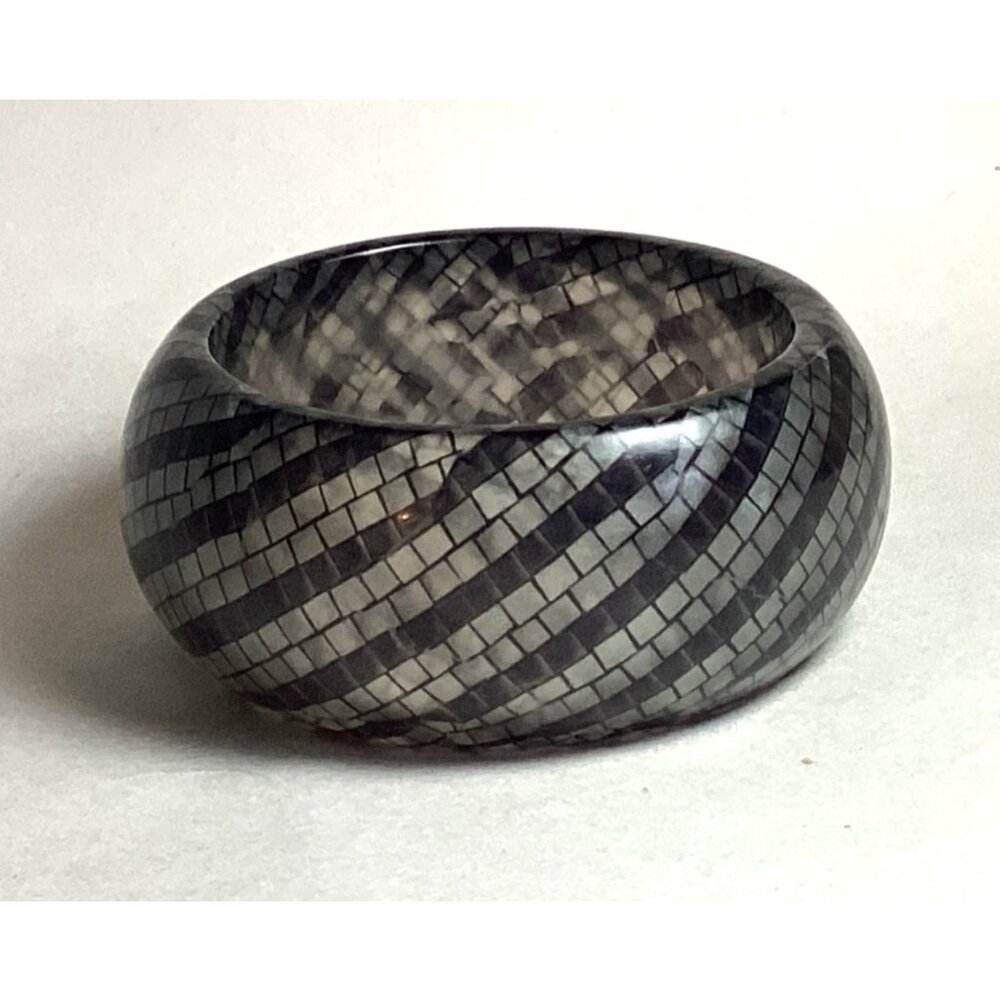 Vtg Unique Design Encased Black Fiber Lucite Bangle Bracelet Statement Jewelry - Picture 5 of 5